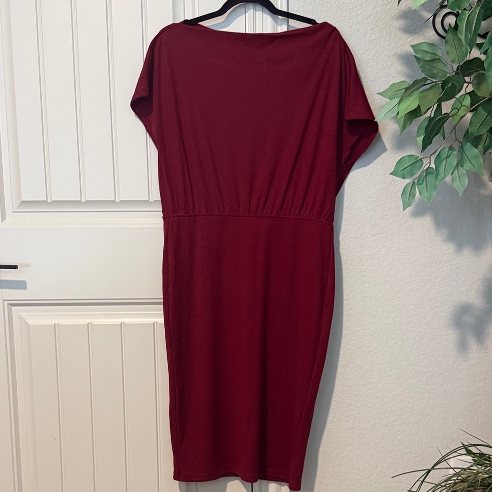 Elegant Burgundy Midi Dress